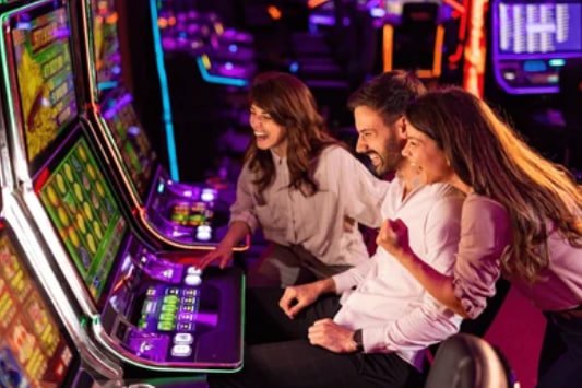 Live Casino ဂိမ်းများ — Baccarat နှင့် Roulette
